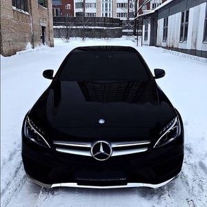 Meet your Posher, Dakota